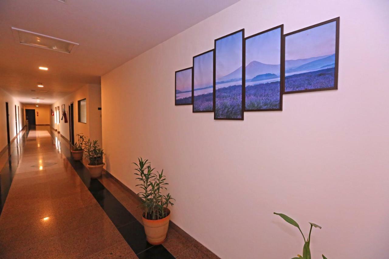 Hotel Shantidoot, Dadar Malad ภายนอก รูปภาพ